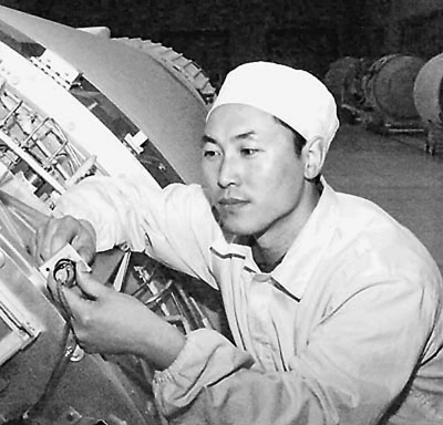 吴勇,1971年生,中国航天科技集团公司一院总装车间第一生产组副组长。