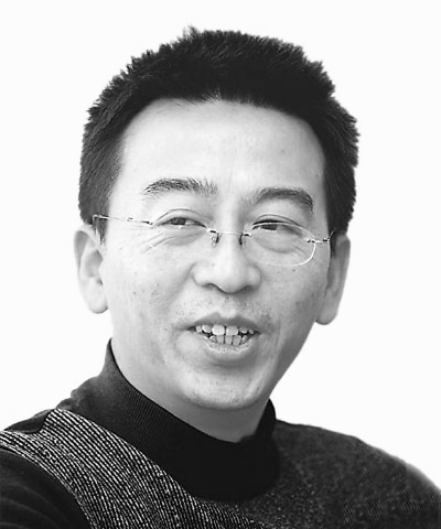 33岁的饶炜被任命为嫦娥一号卫星总体主任设计师,